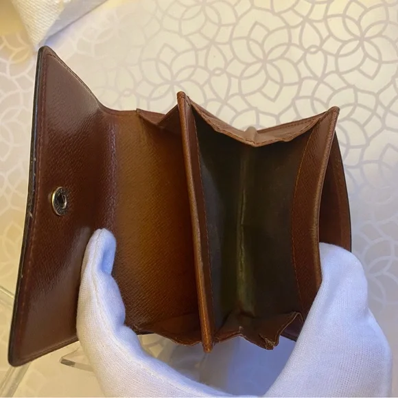 Louis Vuitton Card / Coin Purse - Picture 11 of 16